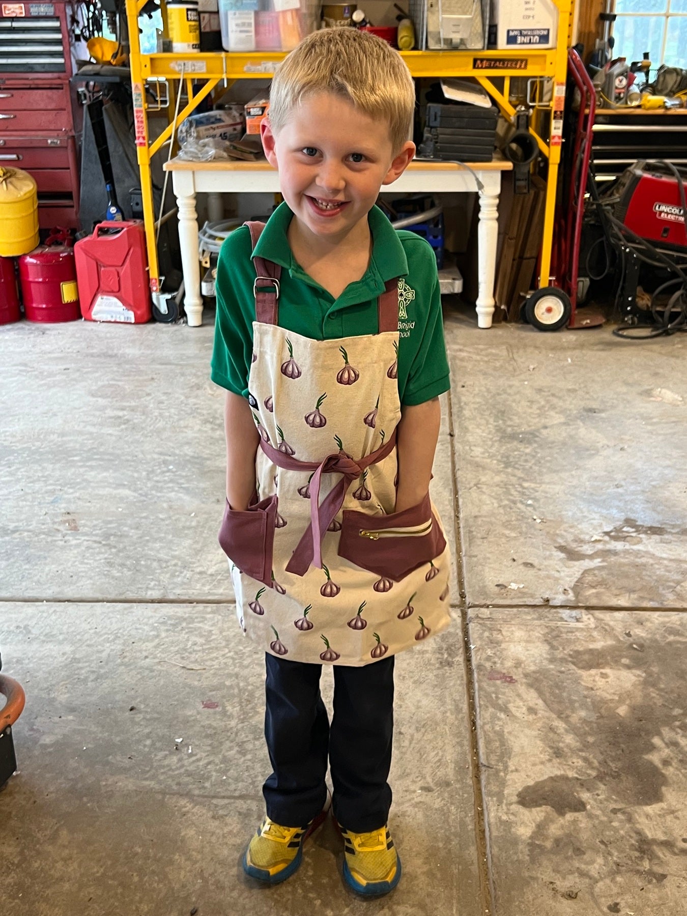 Kid’s Garlic Bulb Apron