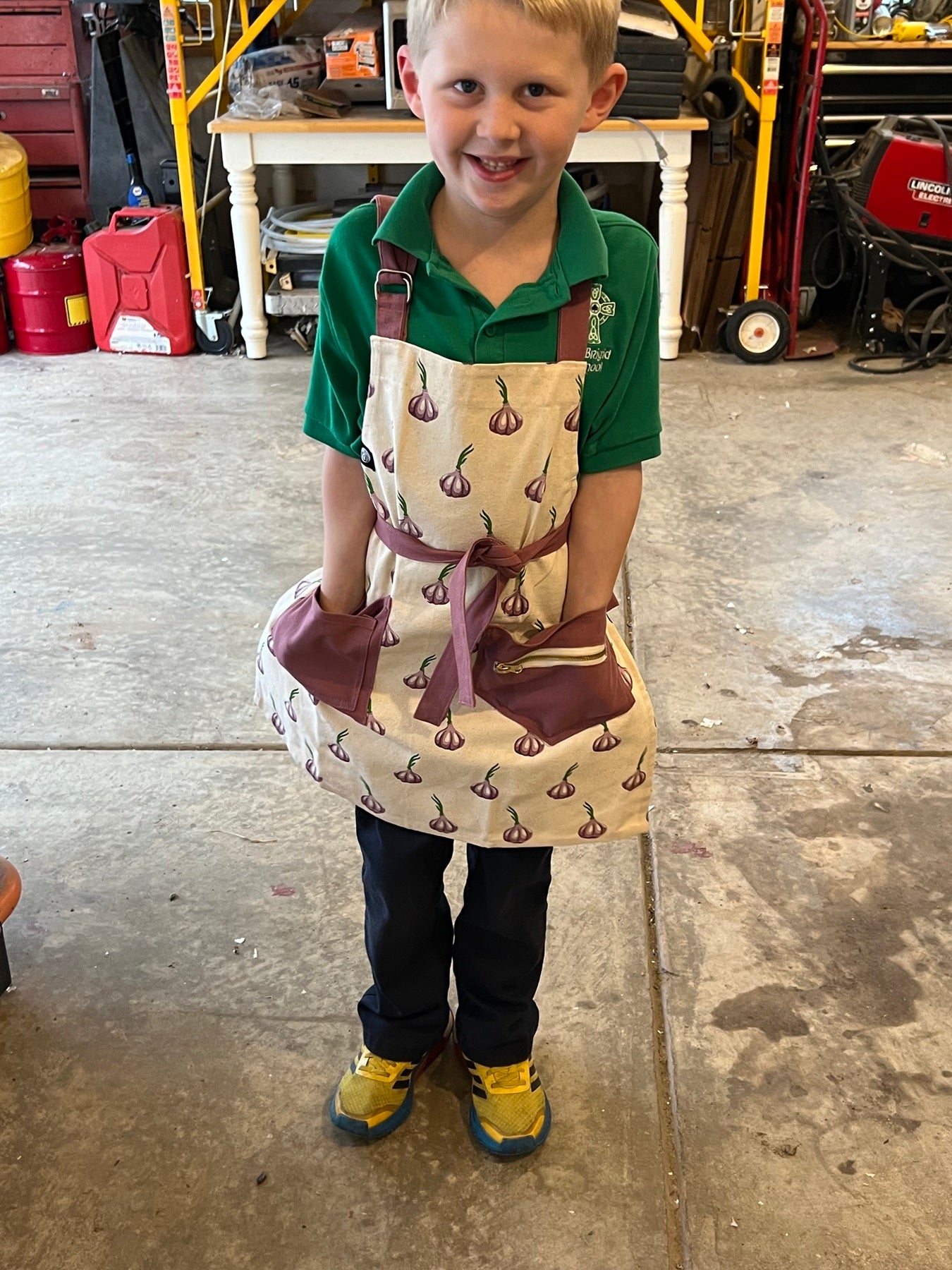 Kid’s Garlic Bulb Apron
