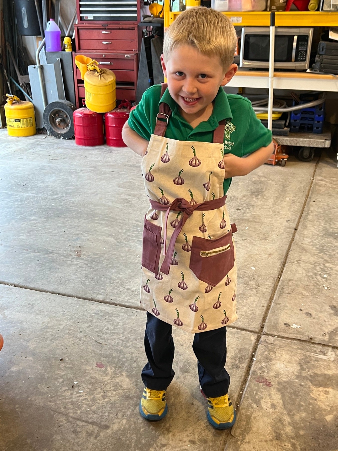 Kid’s Garlic Bulb Apron