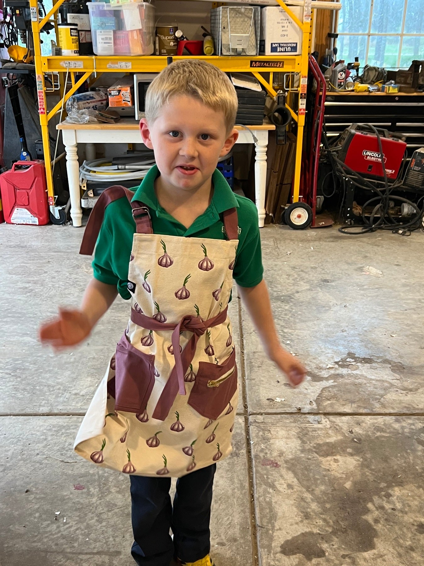 Kid’s Garlic Bulb Apron