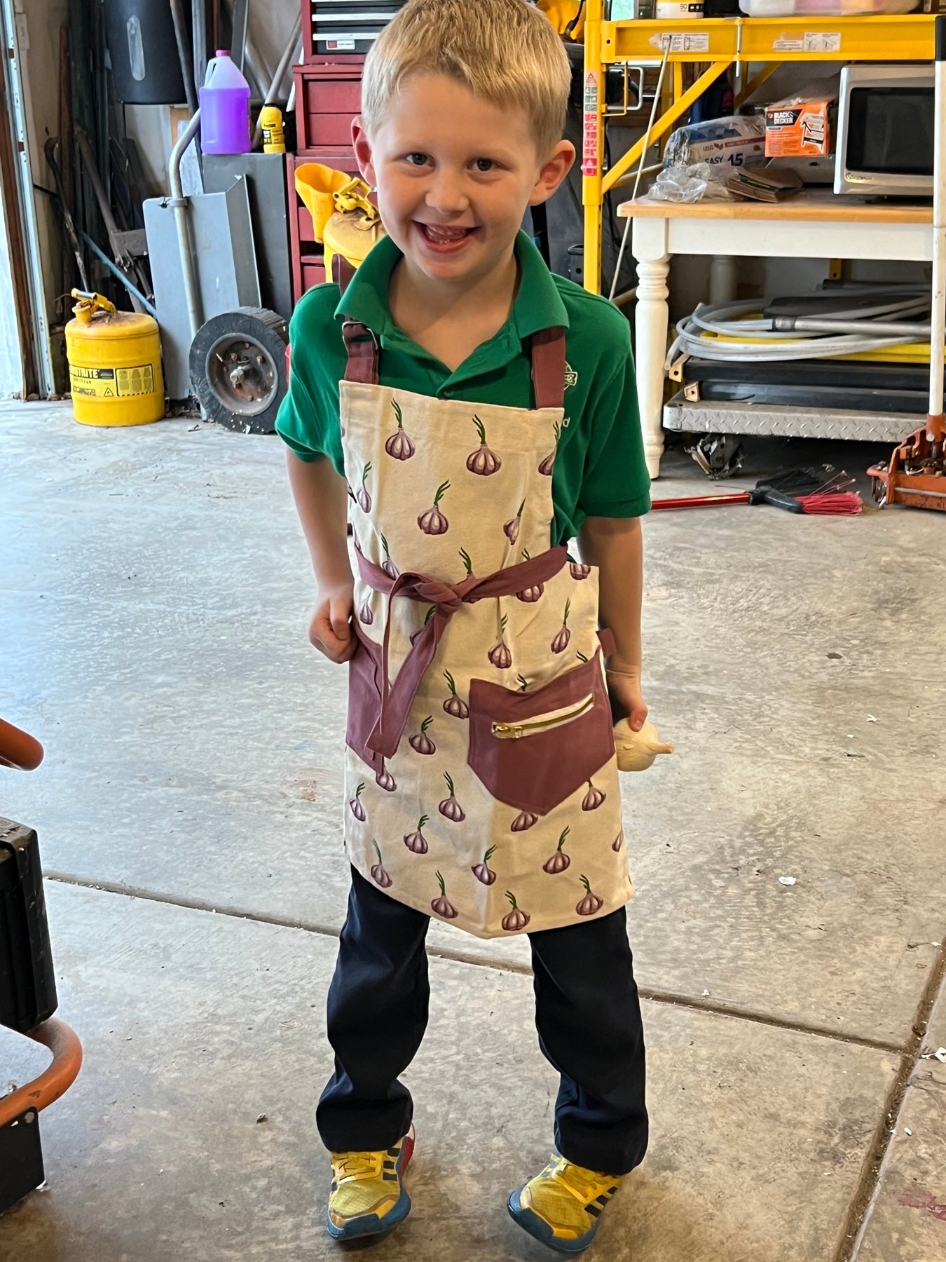 Kid’s Garlic Bulb Apron