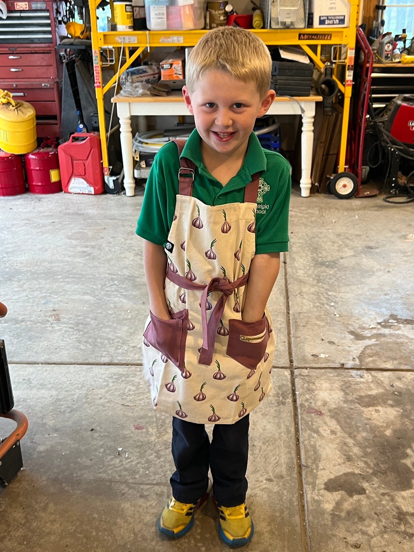 Kid’s Garlic Bulb Apron